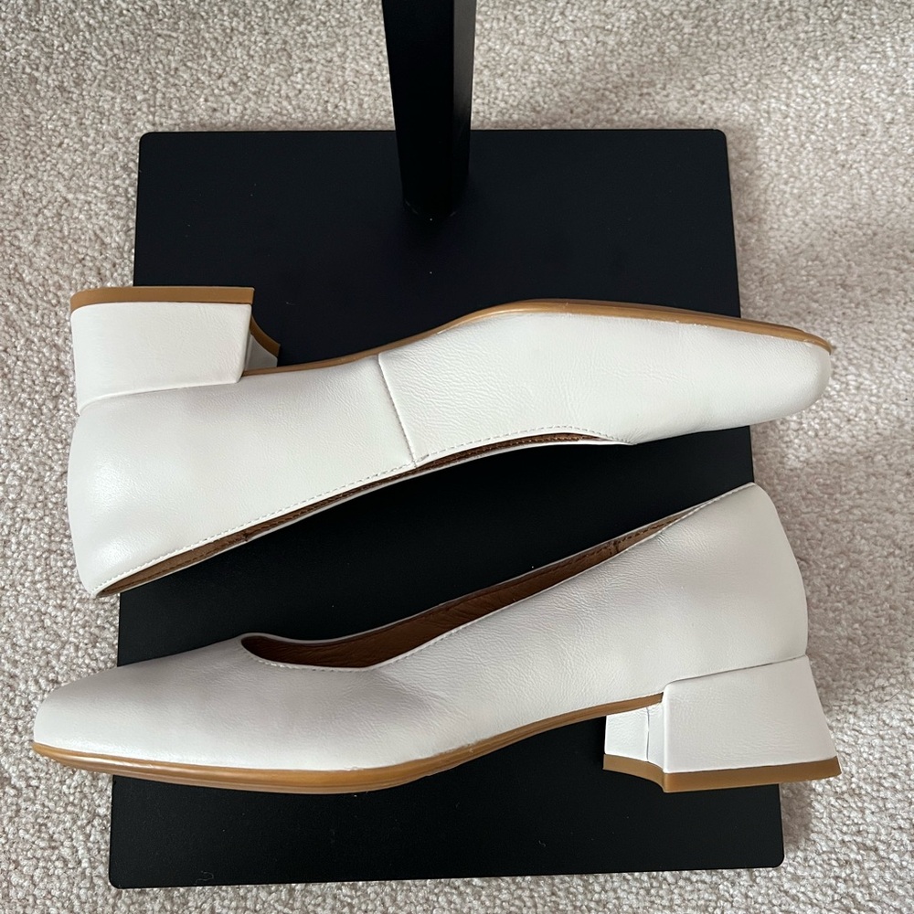 Sofft White Block Heel Loafers - Picture 4 of 8
